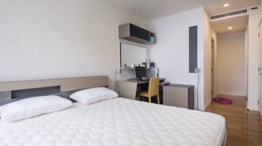 Condo for rent, lette Light Convent, ready to move in, fully furnished, spacious room, hurry and reserve now.