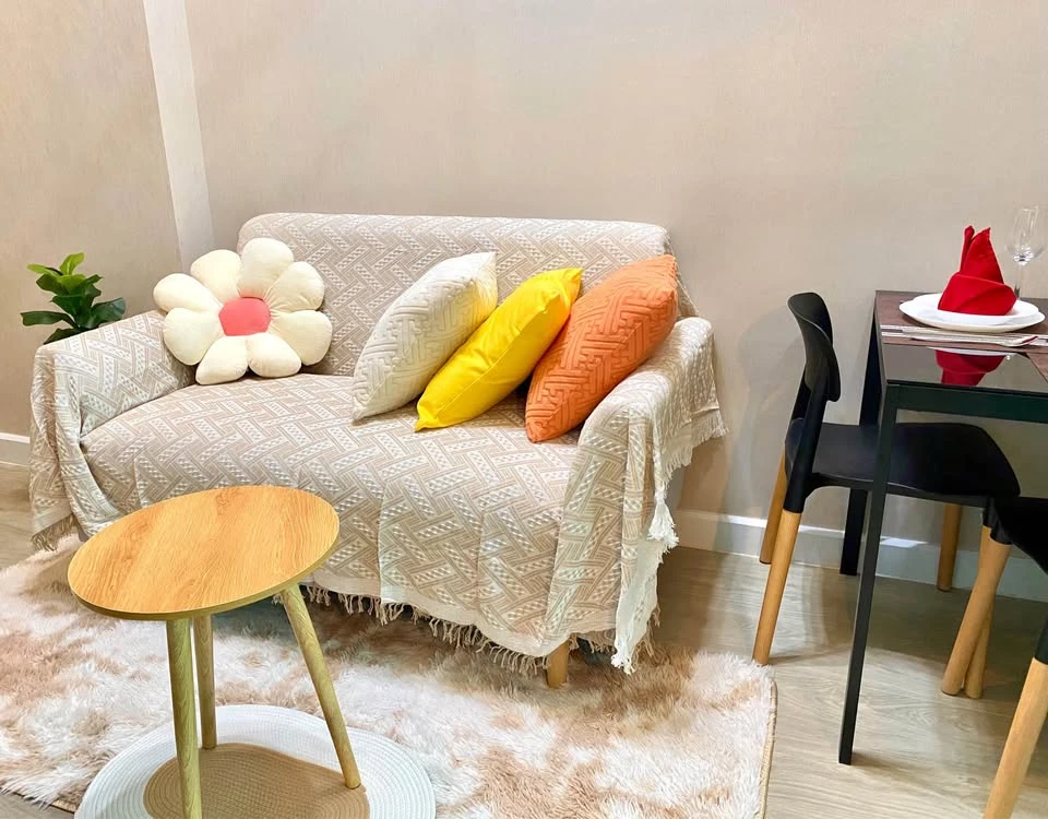 For rene Metro Sky ประชาชื่น ห้องแต่งน่าอยู่ มาพร้อมเฟอร์ เครื่องใช้ไฟฟ้าครบ พลาดแล้วจะเสียดาย