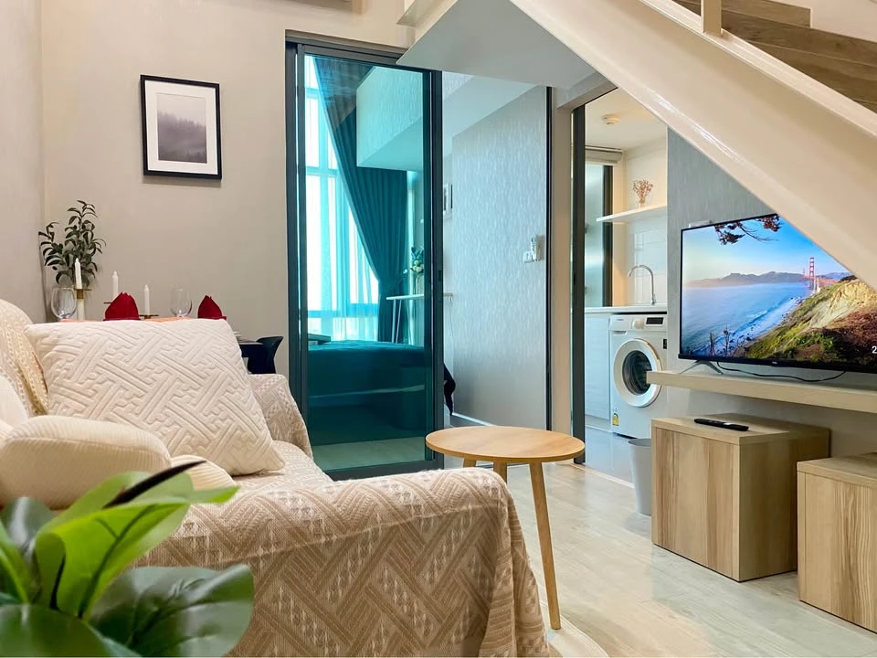 For rene Metro Sky ประชาชื่น ห้องแต่งน่าอยู่ มาพร้อมเฟอร์ เครื่องใช้ไฟฟ้าครบ พลาดแล้วจะเสียดาย