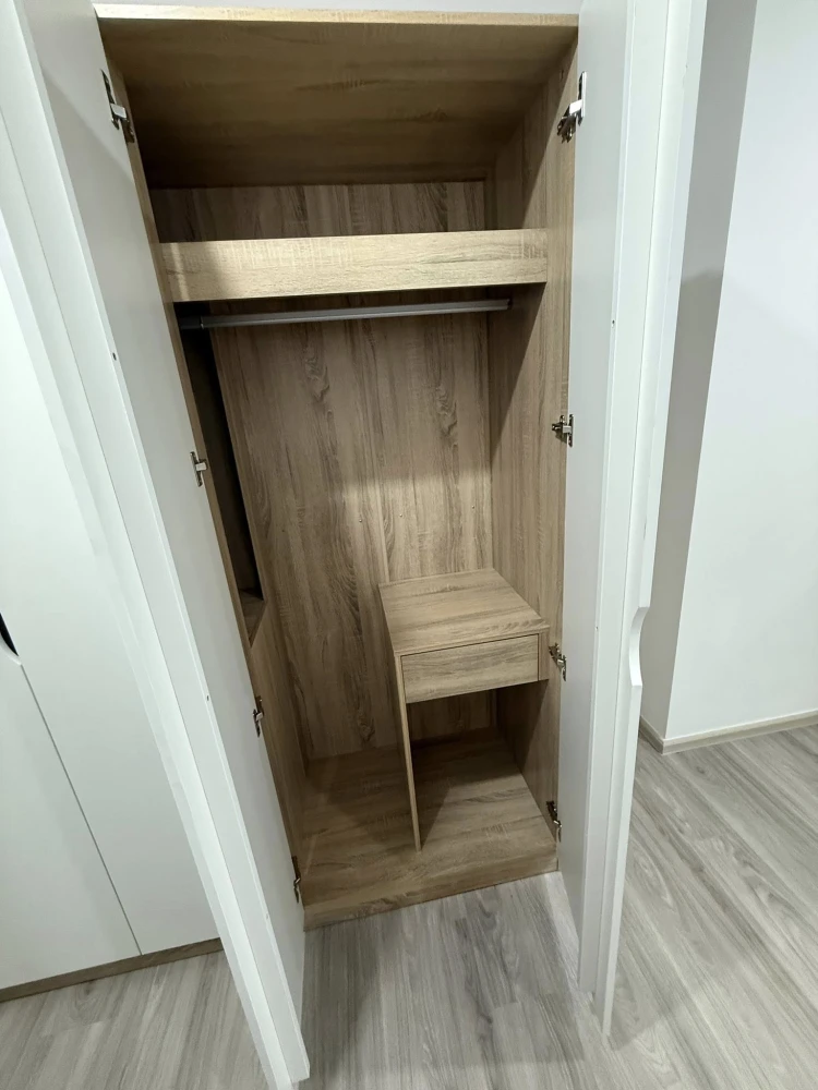 For rent 𝐑𝐞𝐠𝐞𝐧𝐭 𝐇𝐨𝐦𝐞 𝐁𝐚𝐧𝐠𝐧𝐚, a nice room, complete with furniture and electrical appliances. If you don't book, you'll regret it later