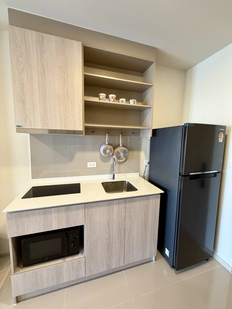 FOR RENT | FLO by Sansiri River View Unit. Clean room, beautiful built-in furniture, ready to move in. Book now, don't miss out!