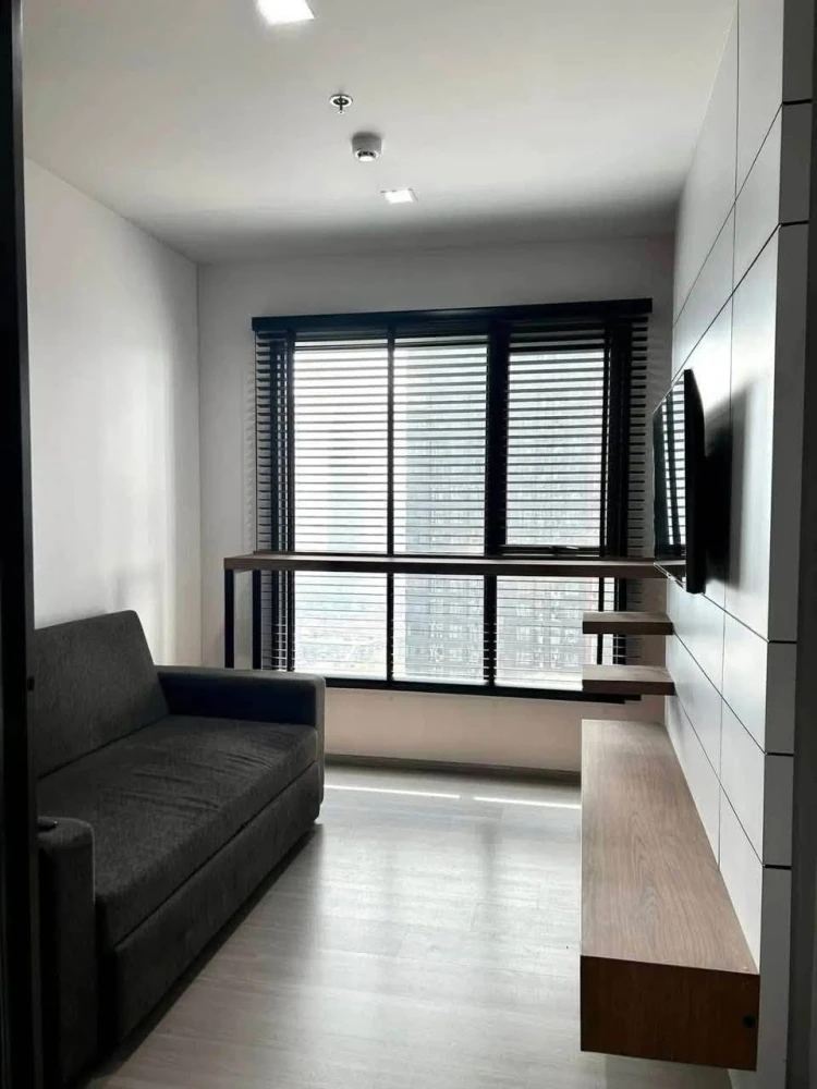 FOR RENT • Life Asoke - Rama 9 ห้องพร้อมอยู่ สิ่งอำนวยความสะดวกครบ มาจองได้แล้ววันนี้ อย่าพลาด