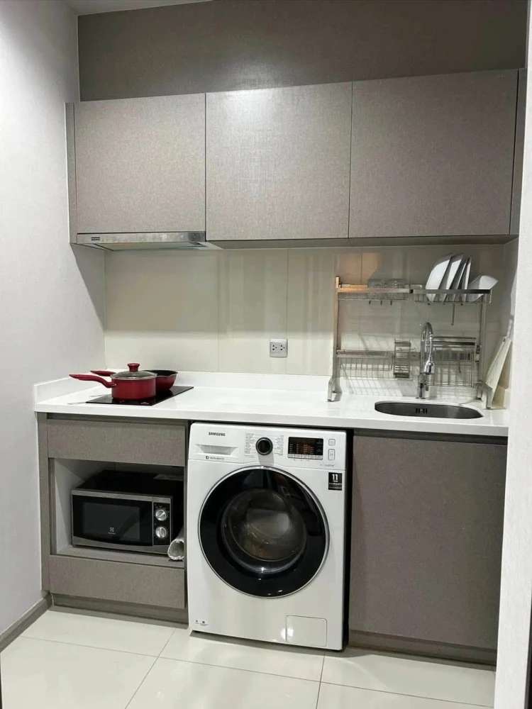 FOR RENT • Life Asoke - Rama 9 ห้องพร้อมอยู่ สิ่งอำนวยความสะดวกครบ มาจองได้แล้ววันนี้ อย่าพลาด