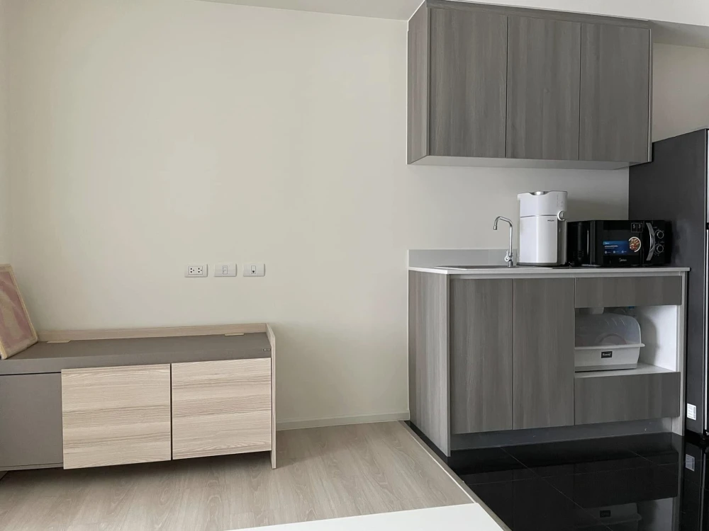 For rent A Space Mega 2 rooms, well separated, great price, everything is here, hurry and book now.