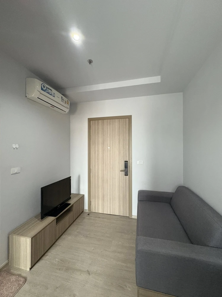 For rent: ALTITUDE UNICORN Sathorn-Tha Phra. Ready-to-move-in unit on the 23rd floor with a great view. Affordable price. Move in quickly, don't miss