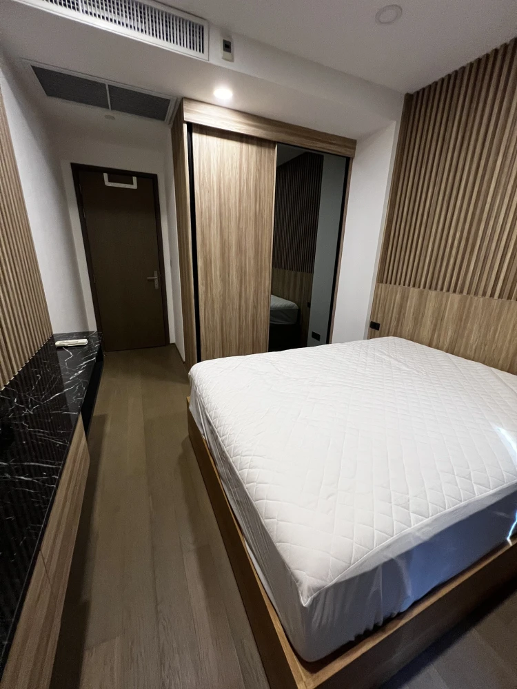 For rent Ashton Chula - Silom, large room, lots of usable space, comes with amenities, hurry and book.
