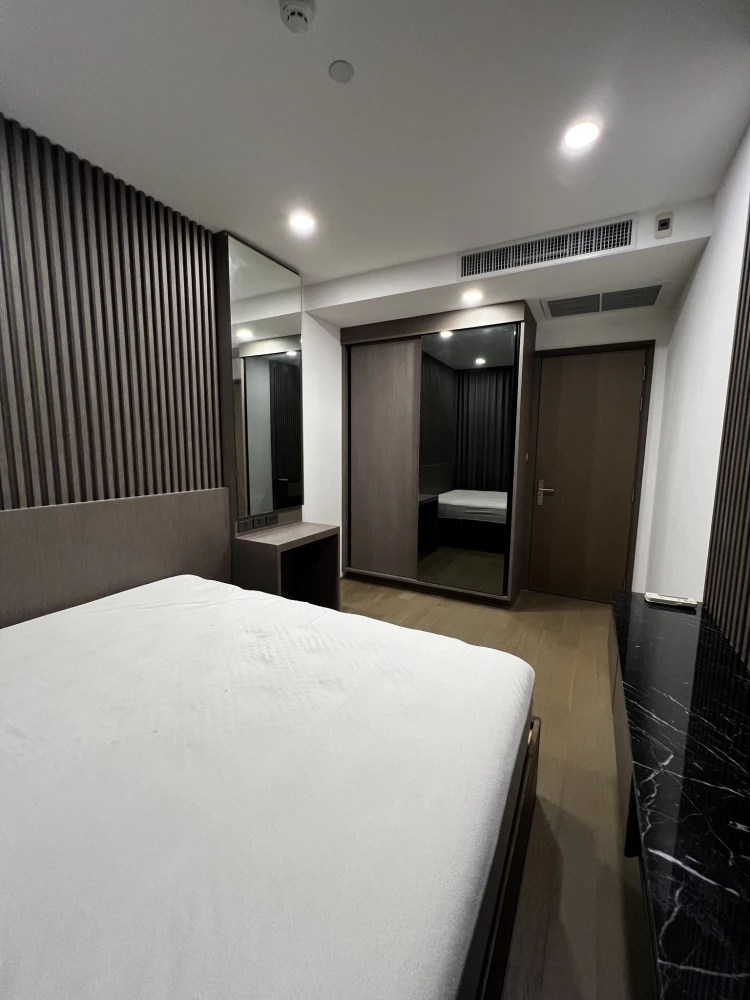 For rent Ashton Chula - Silom, large room, lots of usable space, comes with amenities, hurry and book.