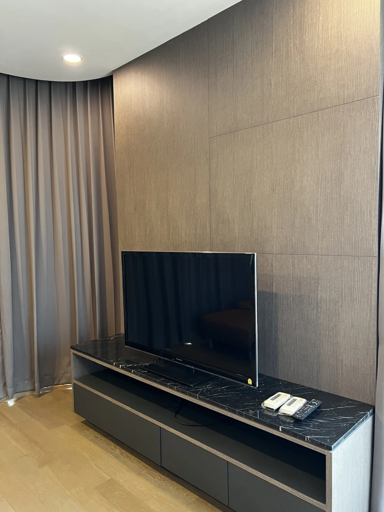For rent Ashton Chula - Silom, large room, lots of usable space, comes with amenities, hurry and book.