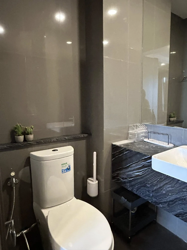 For rent Ashton chula-silom, beautiful room with a beautiful view, not blocked by the sun, not hot, convenient, complete in one place, hurry and book.
