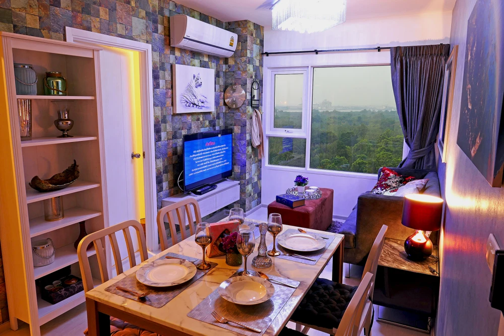 For rent Aspire Erawan, the most beautifully decorated room, 260 degree view like this, there is only one room on each floor, very rare.