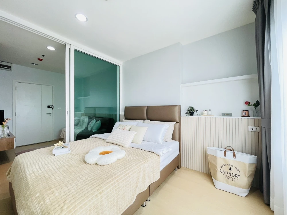 For rent Aspire Erawan, fully furnished room, ready to move in, complete with amenities. Hurry and reserve now, don't miss out!
