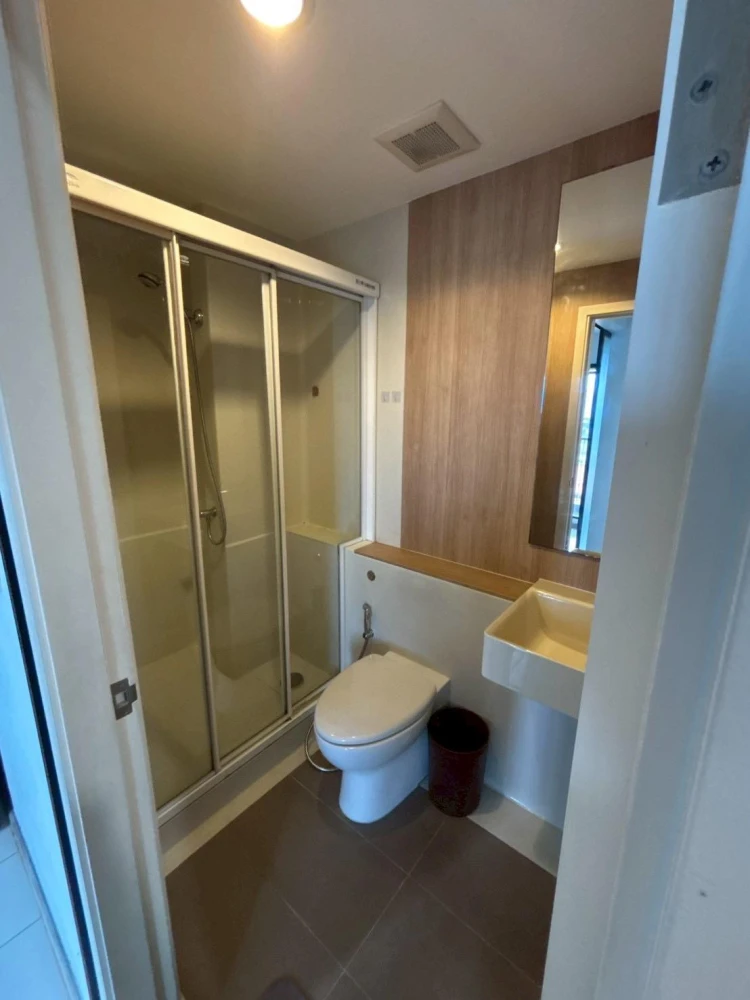 For rent Aspire Sathorn-Taksin (Copper Zone) Ready to move in room, complete in one place, hurry and reserve now.