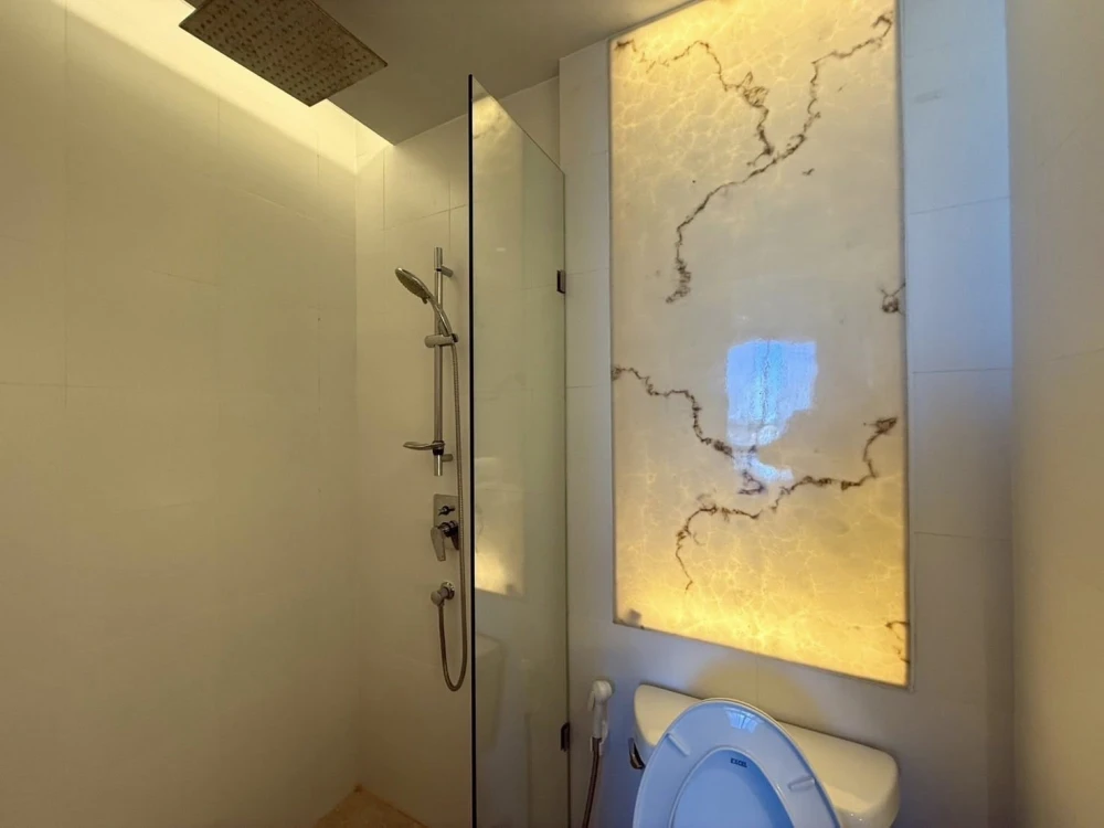 For rent Atlantis Condo Resort Pattaya, spacious room, lots of usable space, if you don't book, you'll regret it.