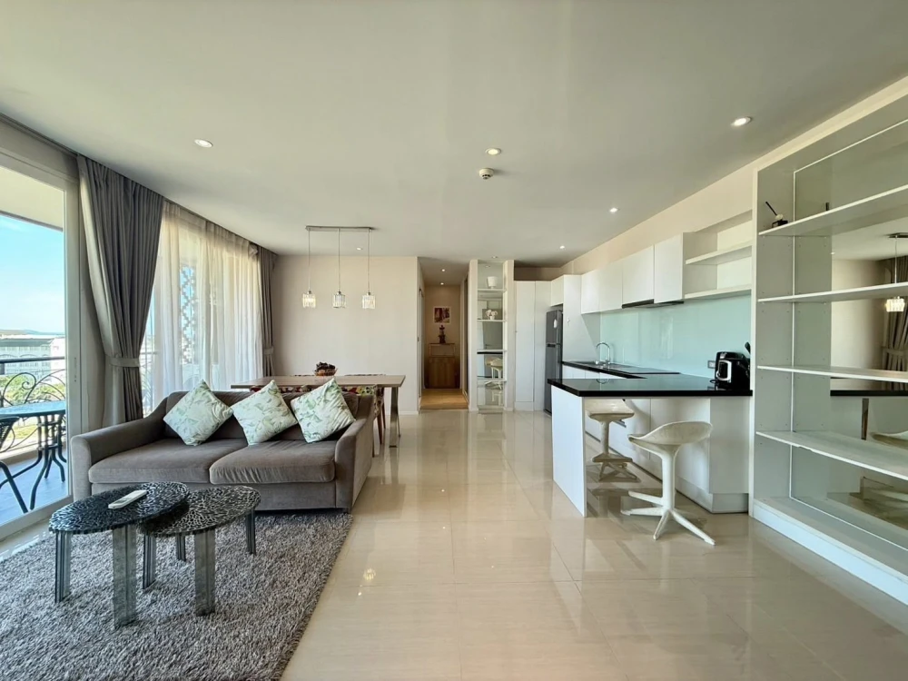 For rent Atlantis Condo Resort Pattaya, spacious room, lots of usable space, if you don't book, you'll regret it.