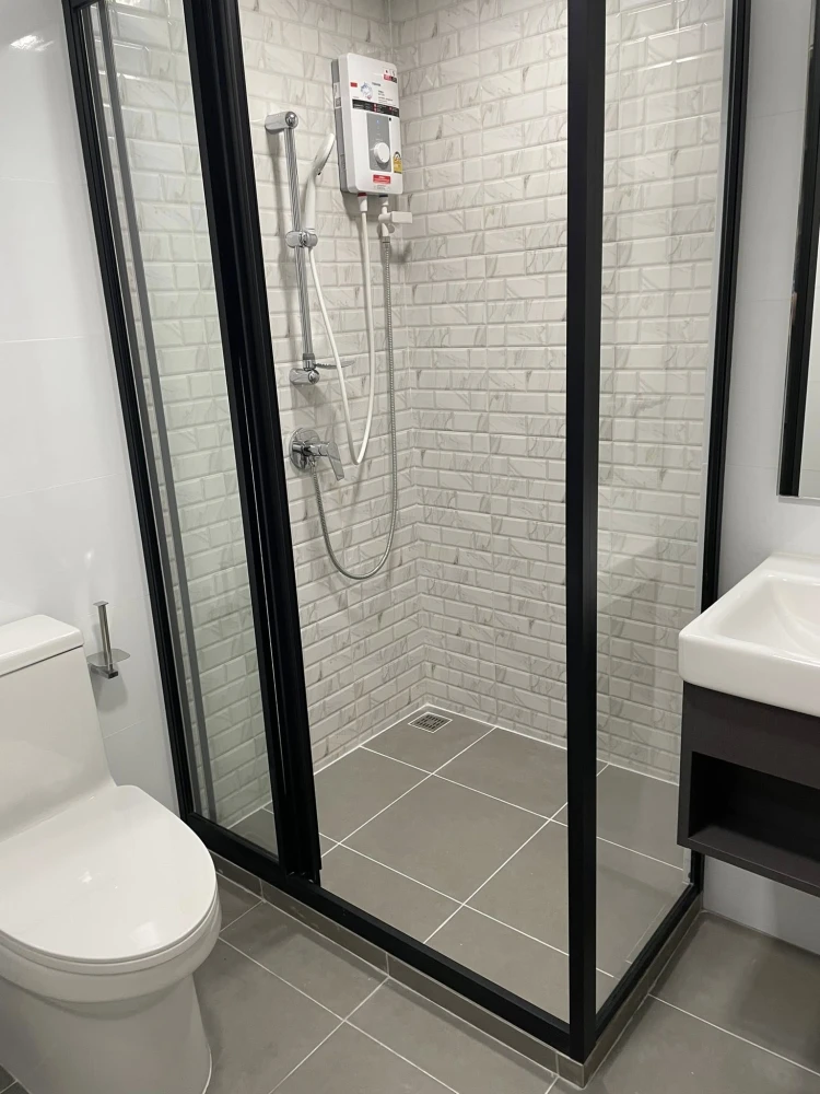 For rent Atmoz Kanaal Rangsit, a nice room, 3rd floor, pool view, everything is here, hurry up and reserve it, don't miss it.