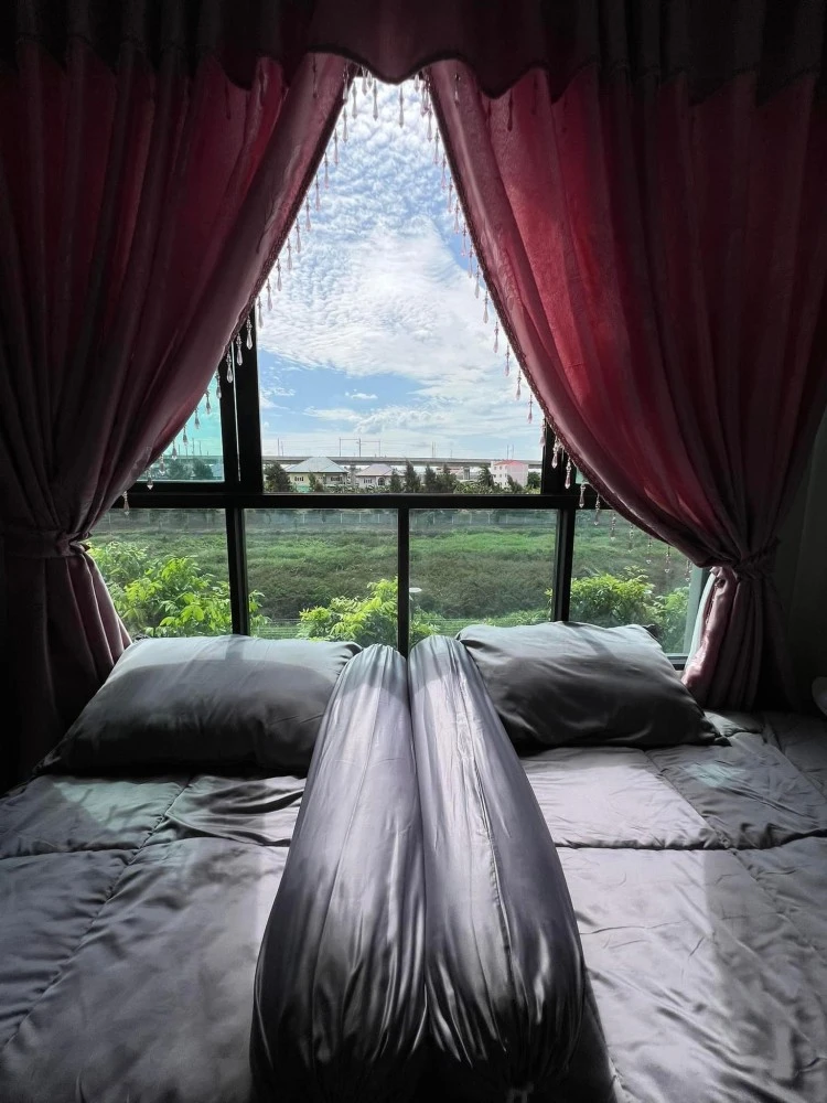 For rent Atmoz Kanaal Rangsit, a beautifully decorated room with complete facilities. Hurry and reserve now.