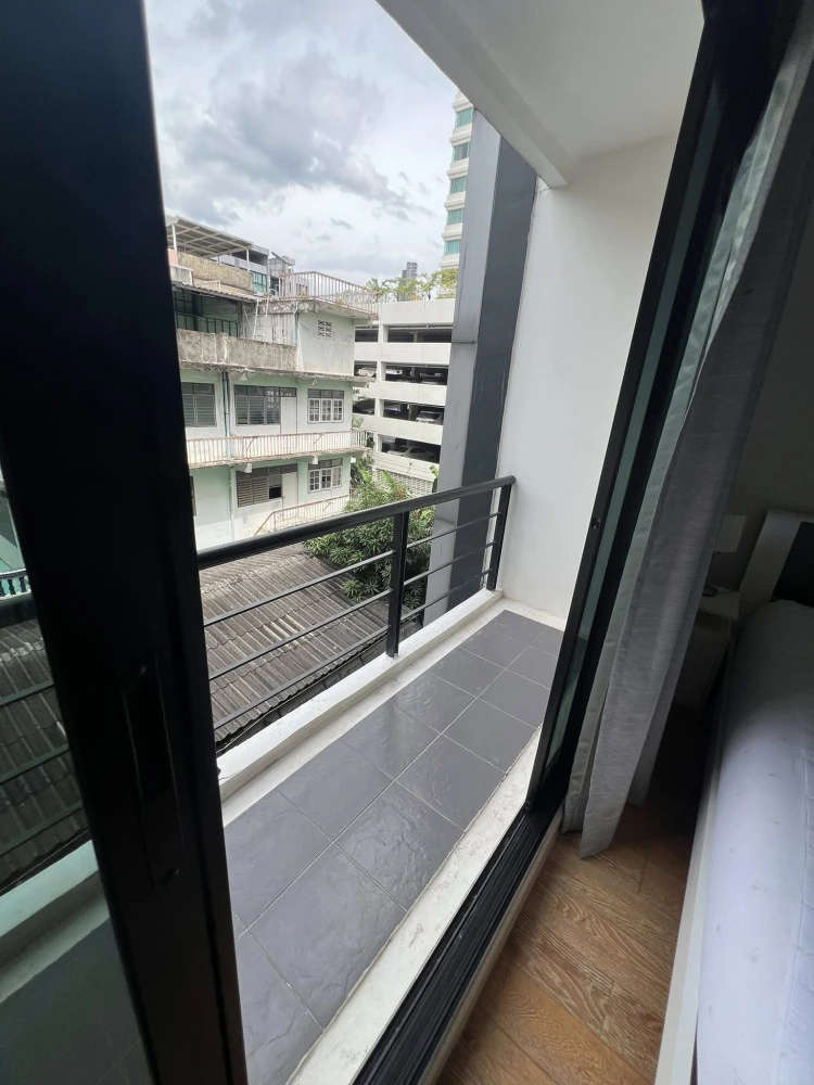 For rent Bangkok Feliz Krungthonburi, fully furnished room, ready to move in, great price, hurry and book now.