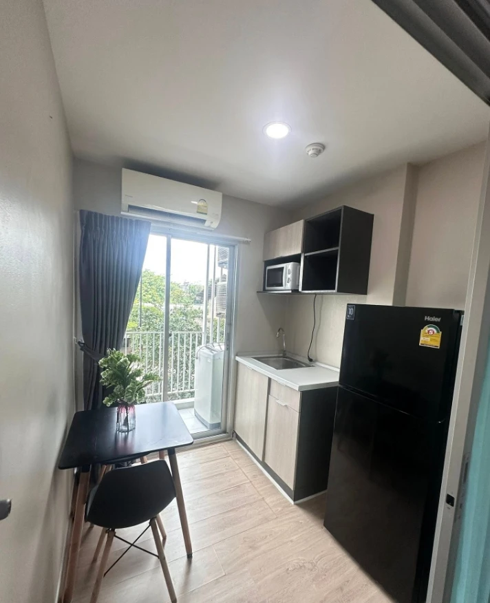 For rent Be Condo Paholyothin, a comfortable room, complete in one place, just drag your bag and move in. Don't miss out.