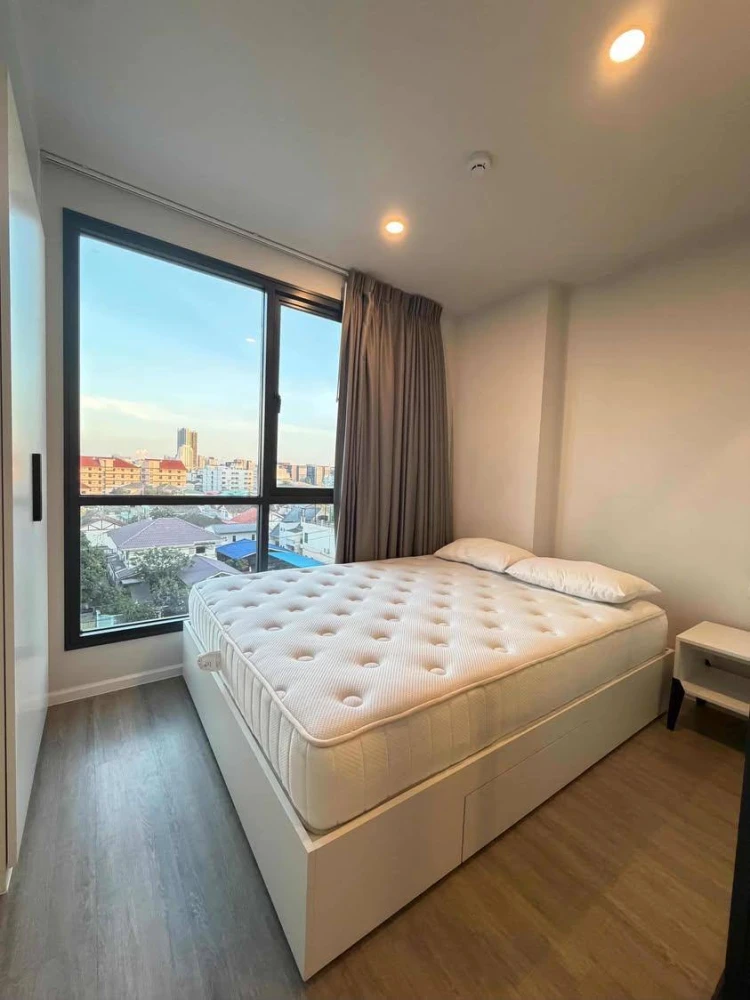 For rent: Blue Sukhumvit 105. A lovely room with complete furniture and appliances. Just bring your suitcase and move in! Don't miss out!