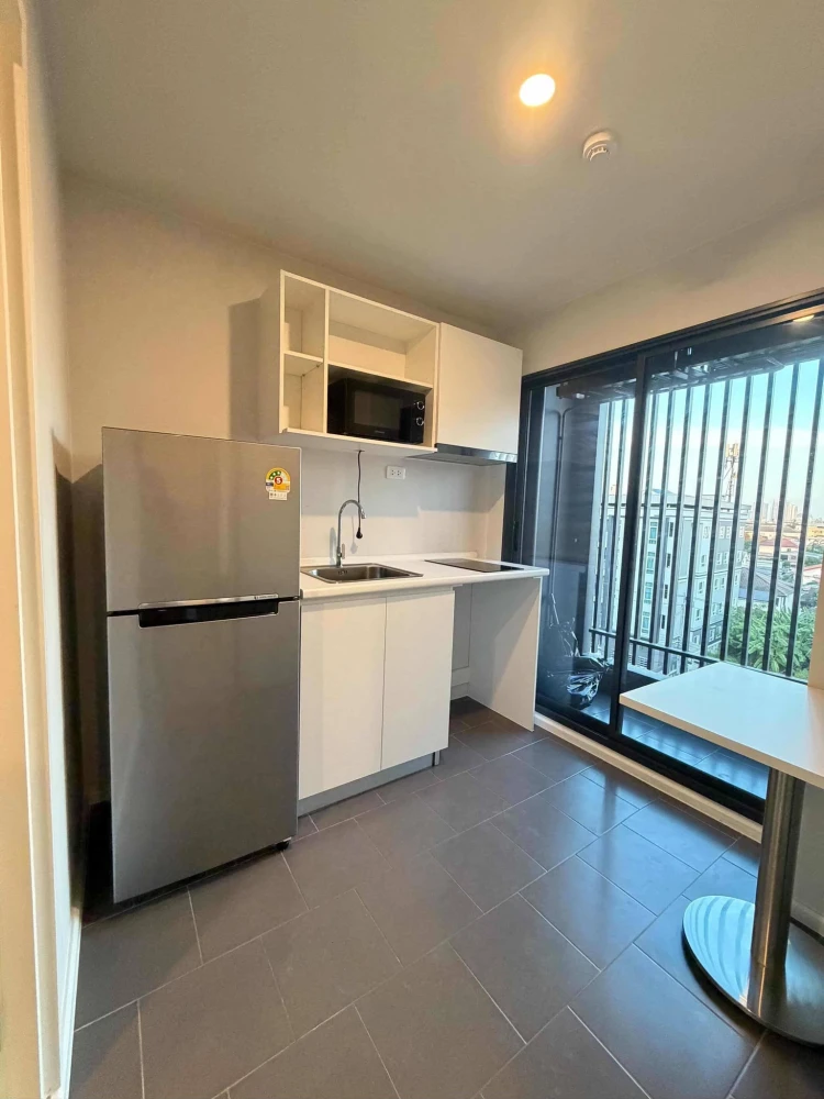 For rent  Blue Sukhumvit 105 ห้องน่าอยู่ เฟอร์ เครื่องใช้ไฟฟ้ครบ ลากกระเป๋าเข้าอยู่ได้เลย อย่าพลาด