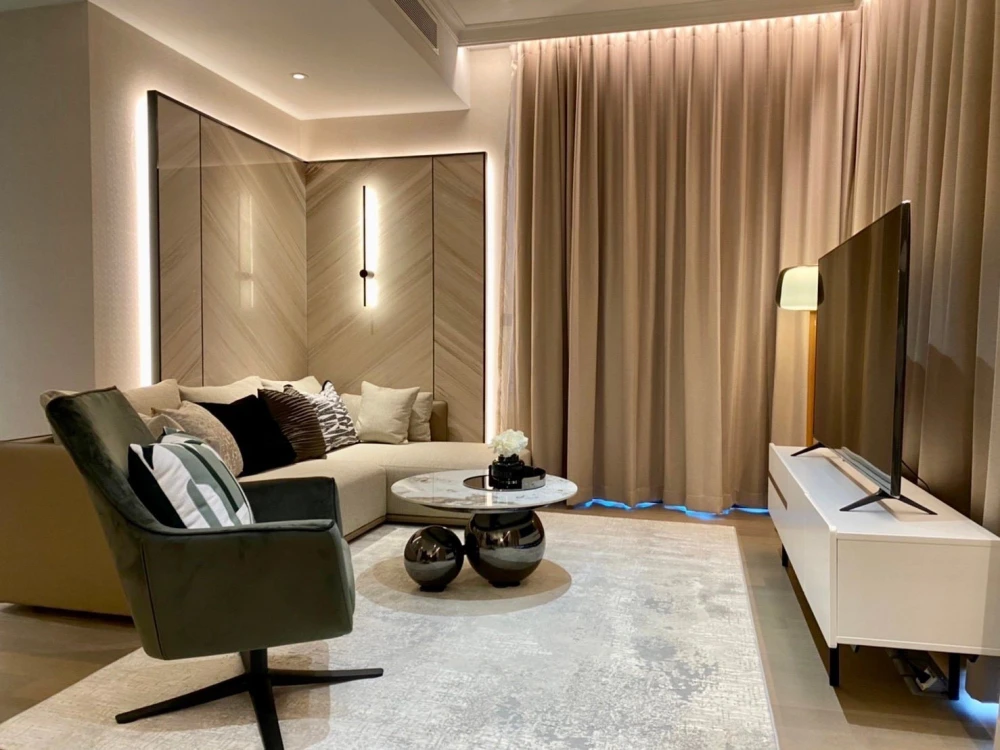 For rent Celes Asoke, a beautifully decorated room, well-built-in, convenient and complete here. You must hurry to reserve now, don't wait.