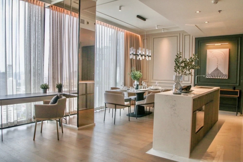 For rent Celes Asoke, a beautifully decorated room, well-built-in, convenient and complete here. You must hurry to reserve now, don't wait.