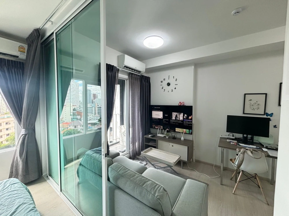 For Rent: Chapter One Eco Ratchada-Huai Khwang, 1 bedroom, 9th floor. Great height, great price! Book now, don't wait!