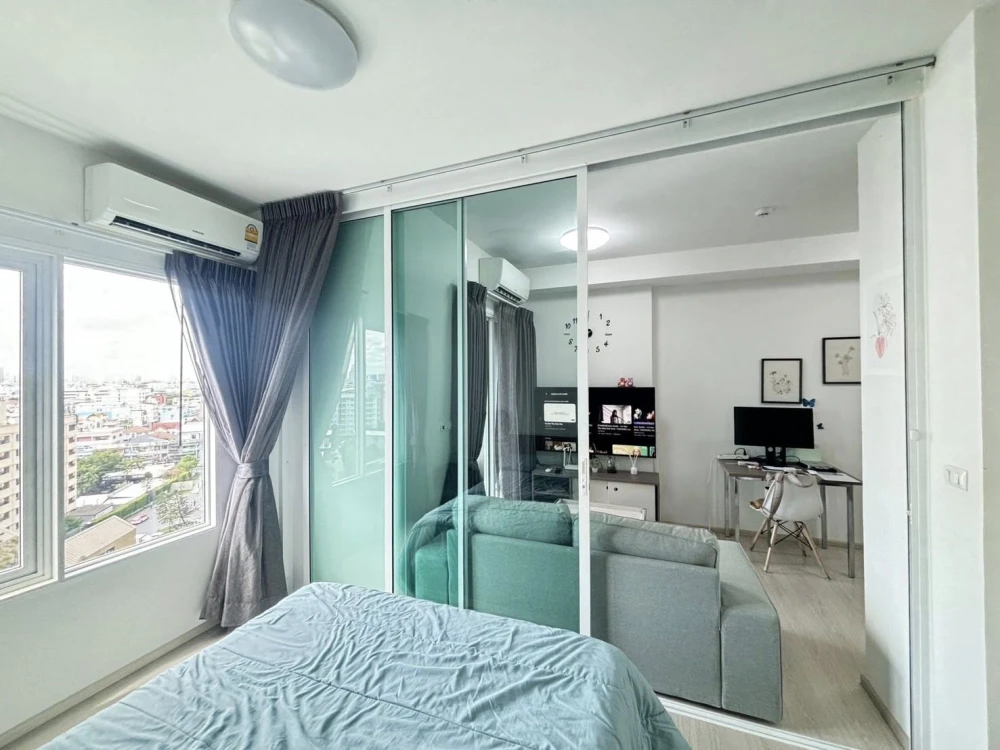 For Rent: Chapter One Eco Ratchada-Huai Khwang, 1 bedroom, 9th floor. Great height, great price! Book now, don't wait!