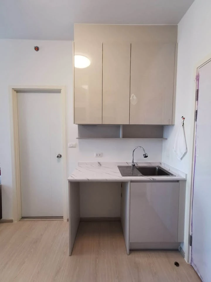 For rent: Chapter One Eco Ratchada-Huai Khwang. Corner unit, offering privacy. Great value! Book now!