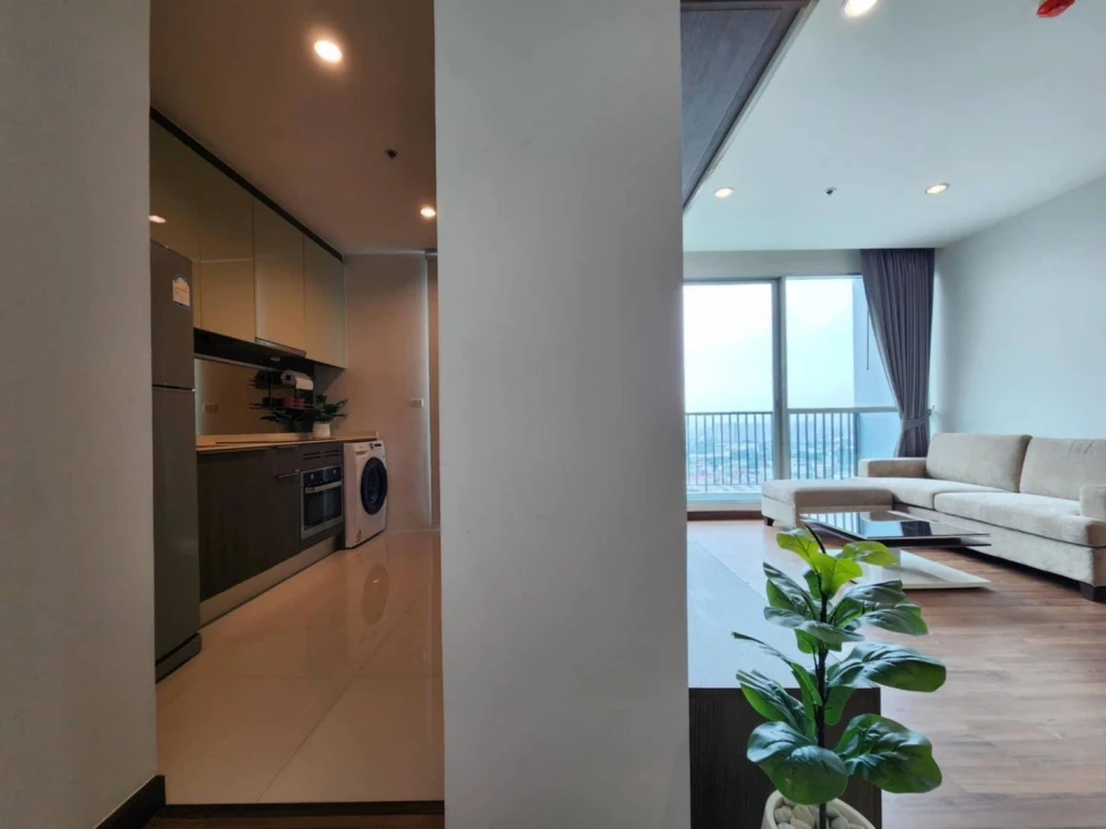 For rent Chewathai Interchange, large room, comfortable, lots of usable space. If you don't book, you'll regret it later.