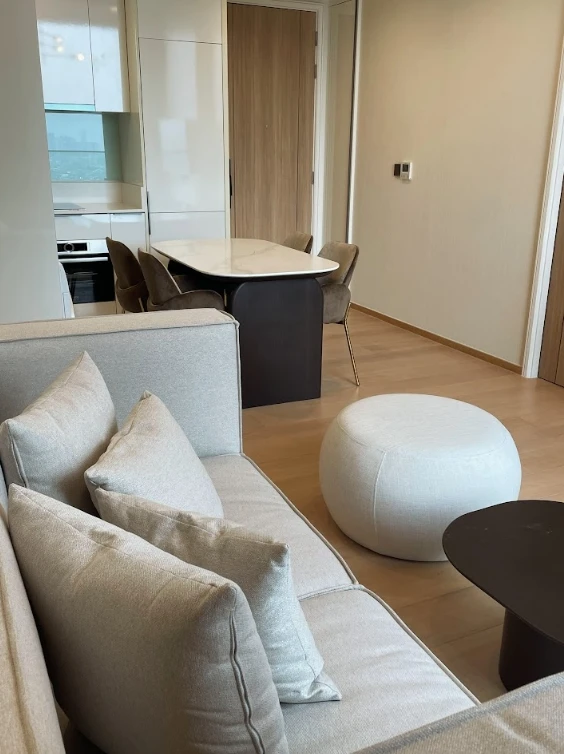 Condo for rent, Anil Sathorn 12. Spacious room with ample living space. Fully furnished with appliances. Book now!