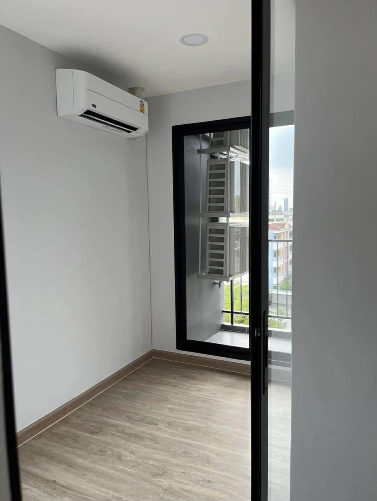 Condo for rent, Asher Koop Ratchada. Ready to move in, spacious living area, convenient and complete amenities. Book now!