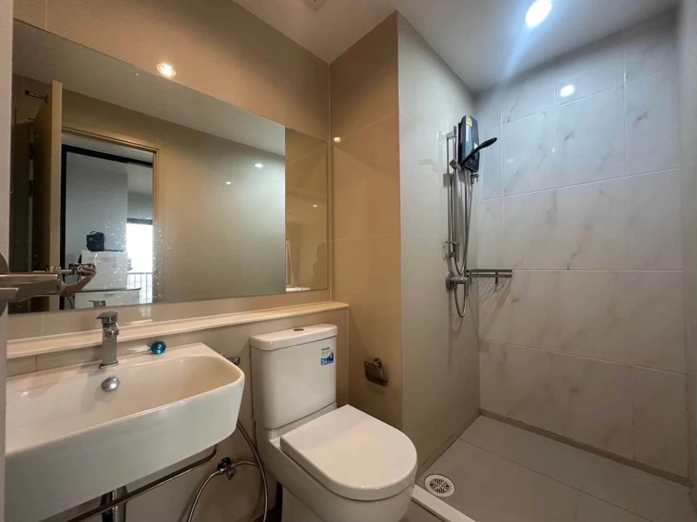 Condo for rent: Aspire Erawan Prime, 28th floor, great view, full amenities. Book now! Don't miss out!