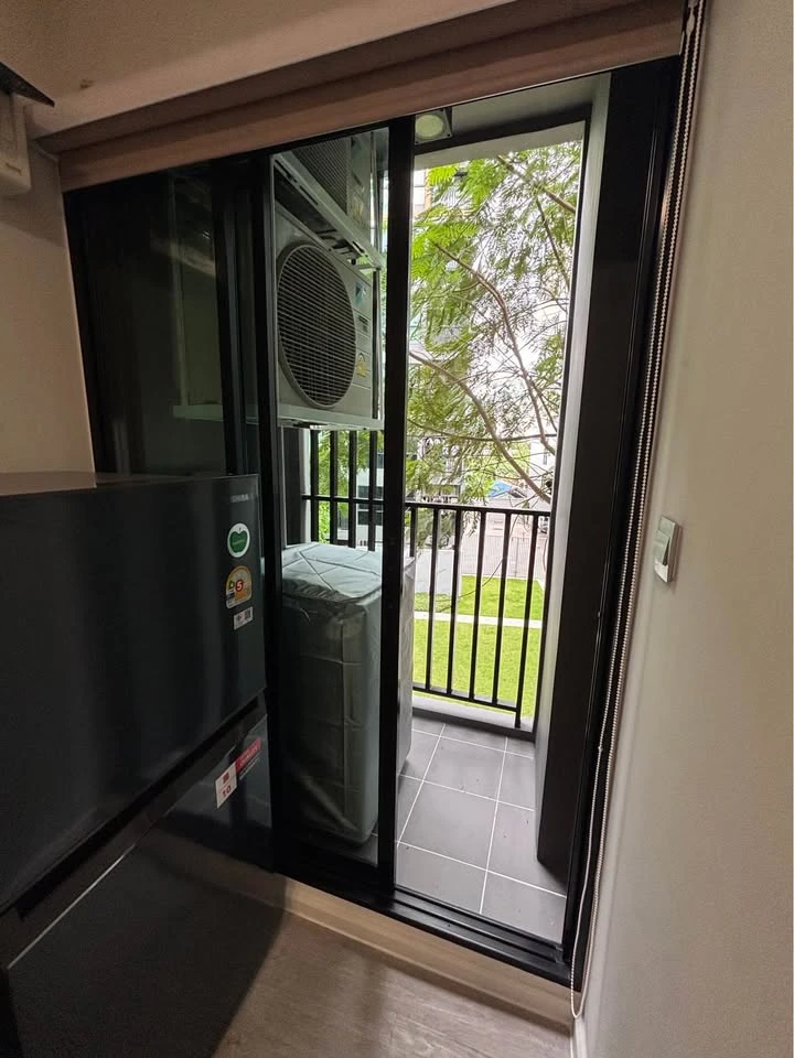 For rent condo Atmoz Tropicana Bangna, a beautifully decorated room with complete furniture and appliances. Hurry and reserve before you miss your cha