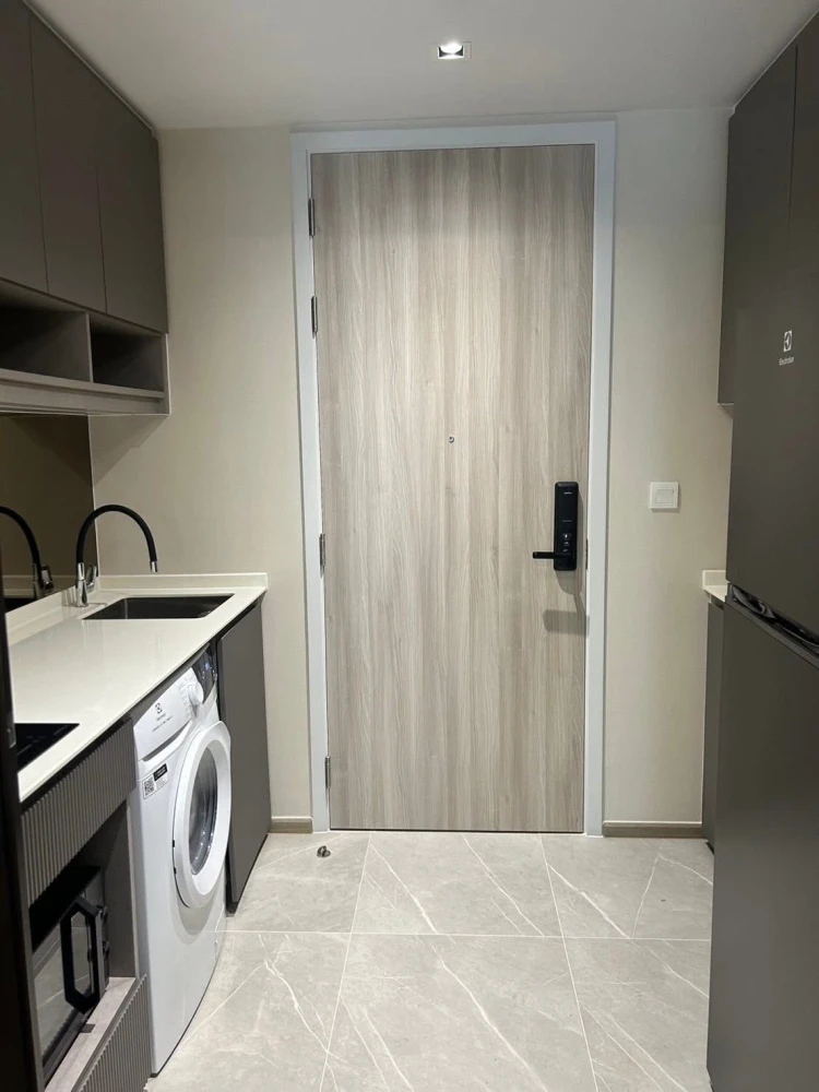 Condo for rent, CHAPTER Thonglor 25. Nice room, fully furnished with appliances. Just bring your money and move in! Don't miss out!
