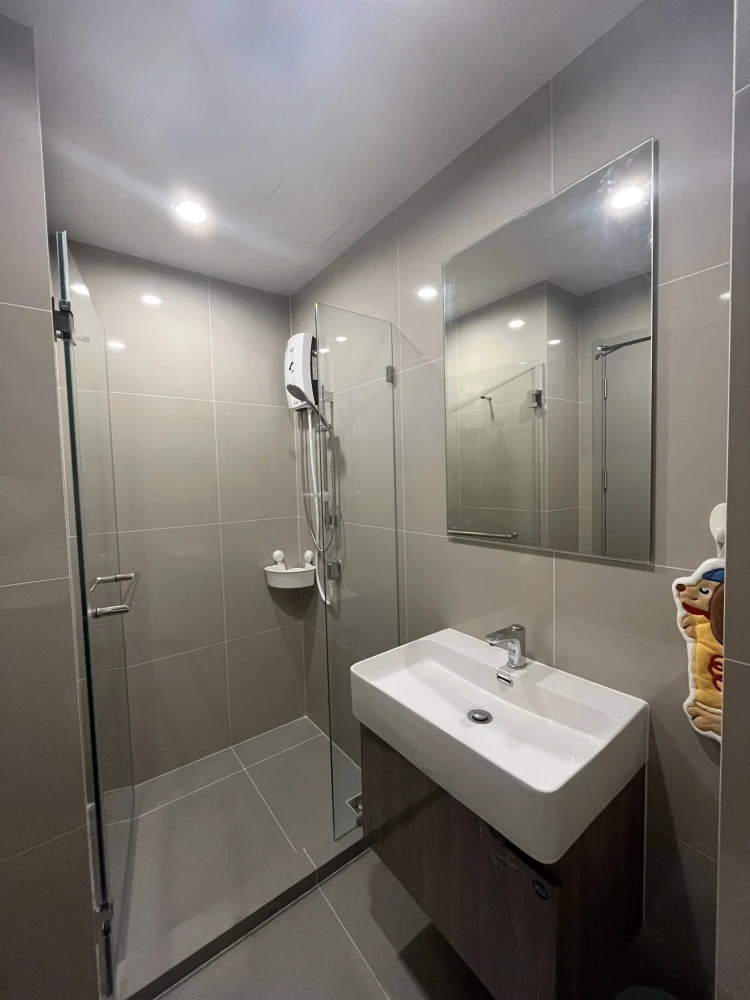 For rent condo Ideo Ramkhamhaeng - Lam Sali Station, nice room, fully furnished, appliances included, come and reserve now.