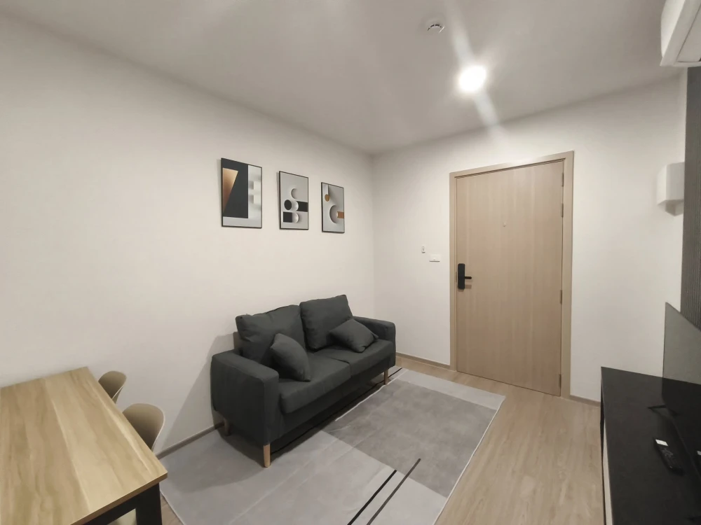 For rent condo KLOS Ratchada 7, room ready to move in, facilities included, come and reserve now, don't miss out!