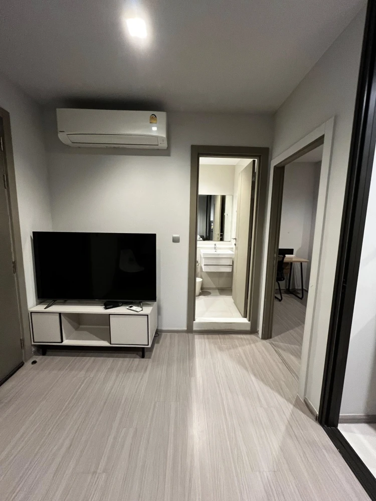 For rent condo Life Asoke Rama 9 ชั้น 33 วิวเมืองสวย โล่งสบาย มาพร้อมสิ่งอำนวยความสะดวกครบ จองเลย