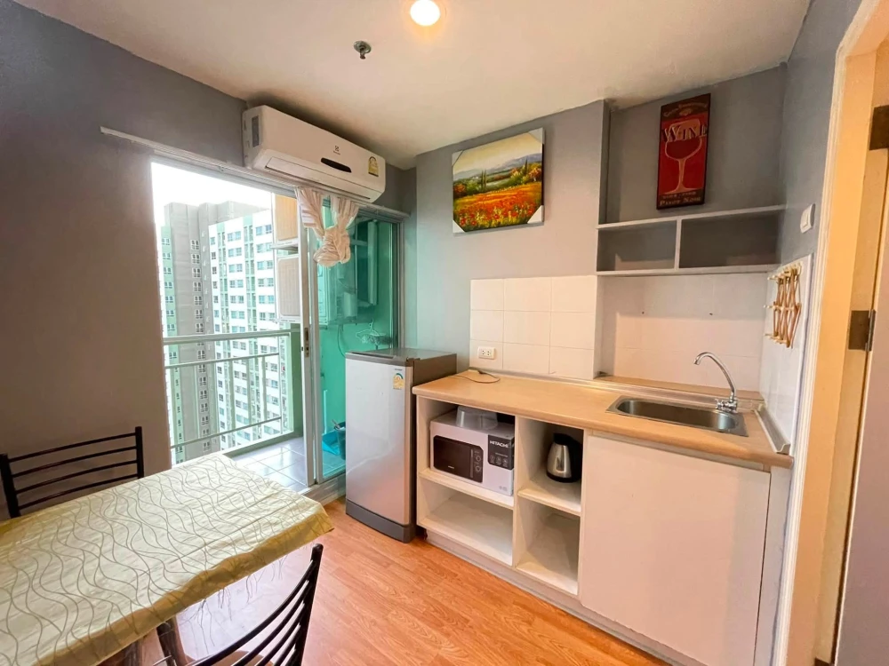 Condo for rent at Lumpini Park Phetkasem 98. The unit has clear partitions and comes fully furnished. Book now!
