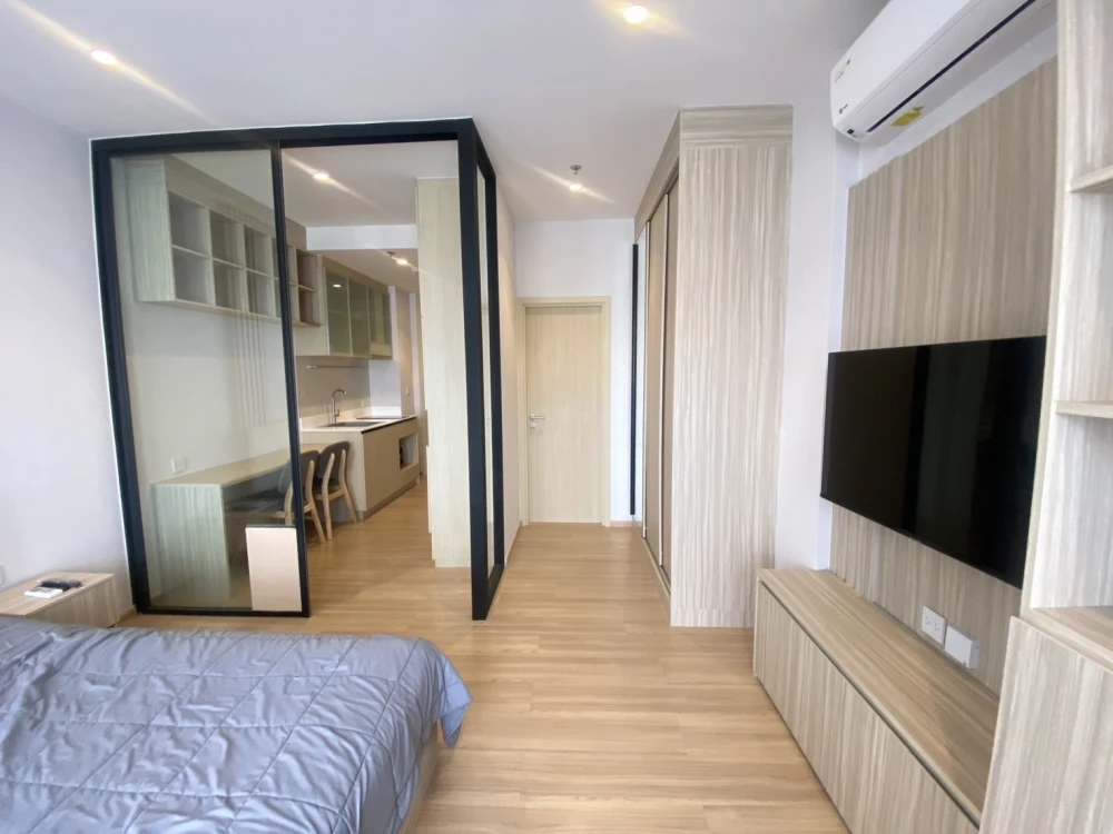 For rent Condo MARU Ekkamai 2, 24th floor, north side, decorated and ready to move in. Just come and move in. Don't wait.