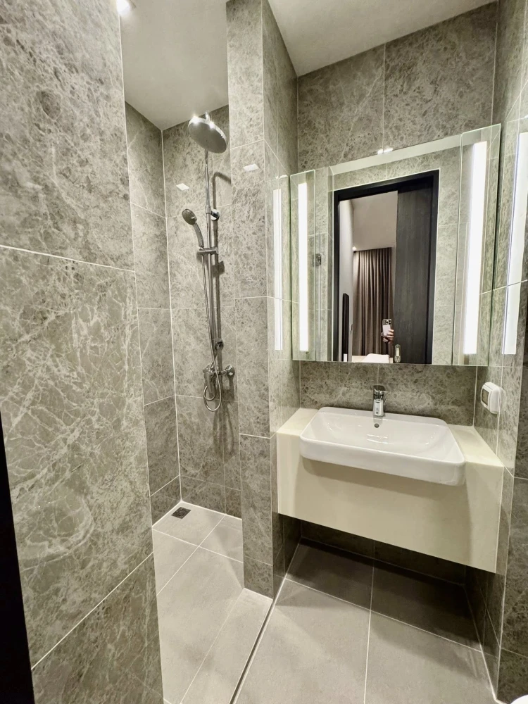 For rent condo Noble Around Ari, furnished room, ready to move in, 29th floor, high view, convenient, complete here, move now