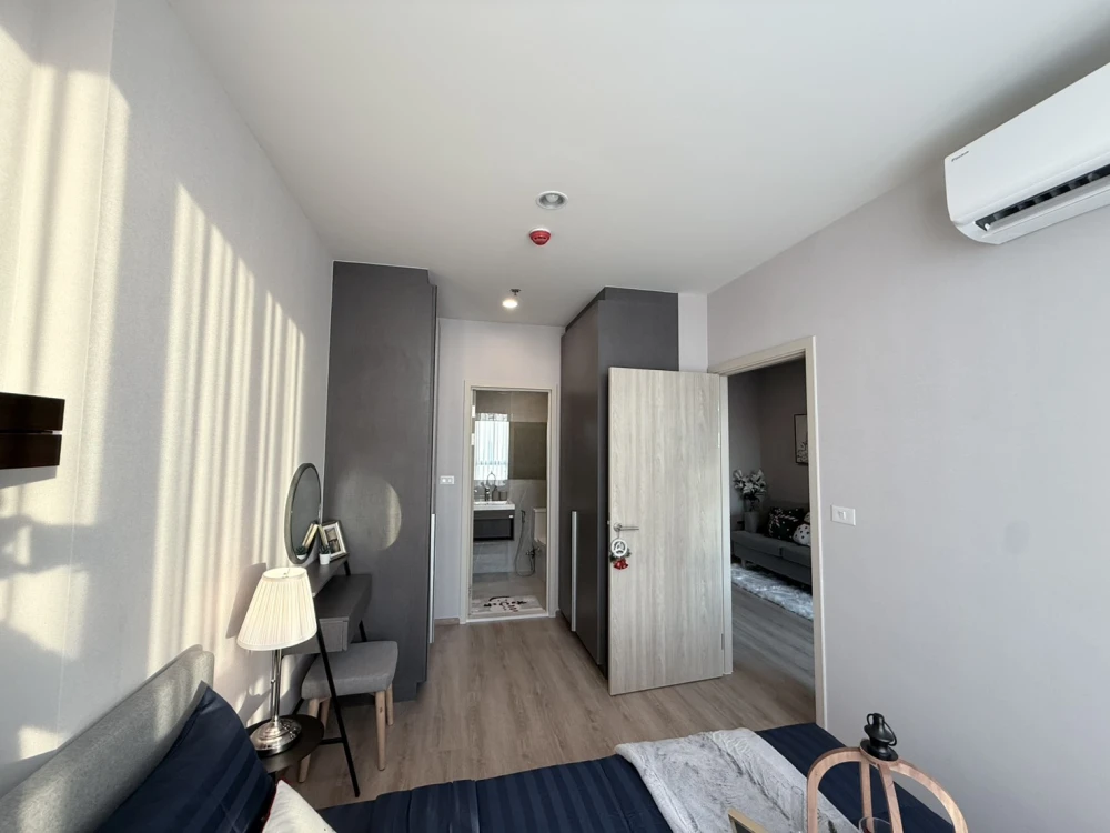 For rent condo Noble Nue District R9, fully furnished room, ready to move in, high floor, good view, I tell you, you must not miss it.