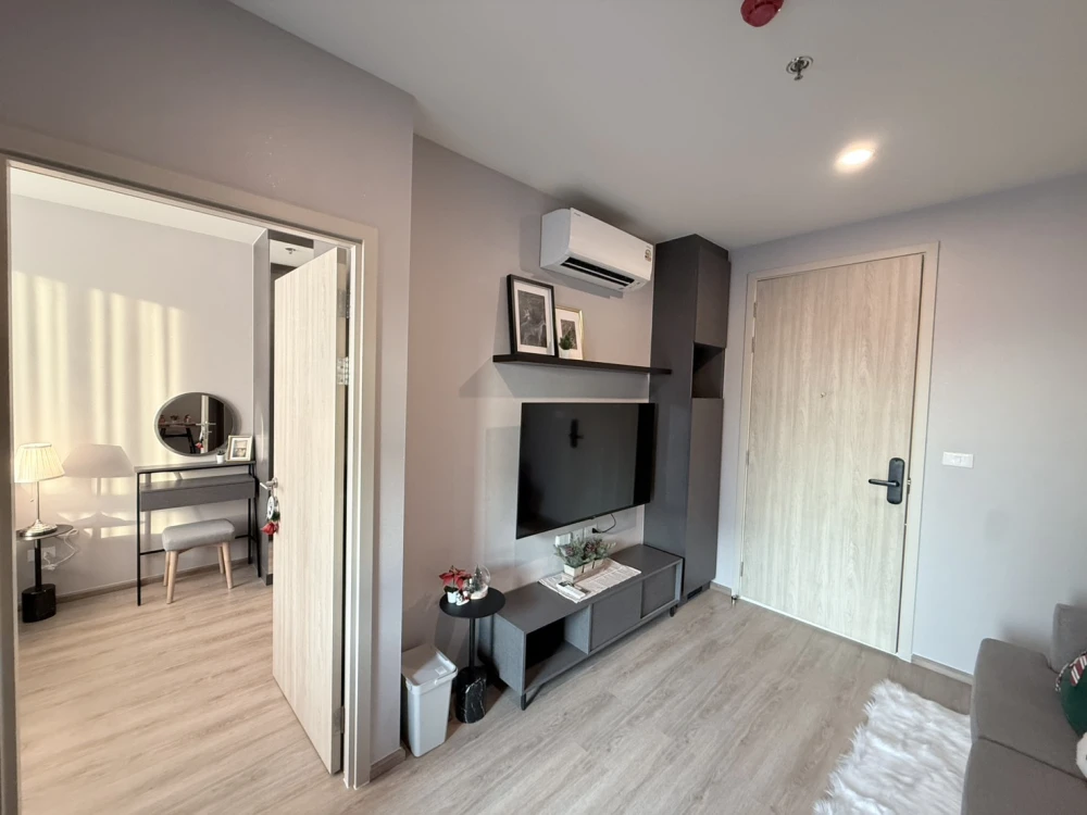 For rent condo Noble Nue District R9, fully furnished room, ready to move in, high floor, good view, I tell you, you must not miss it.