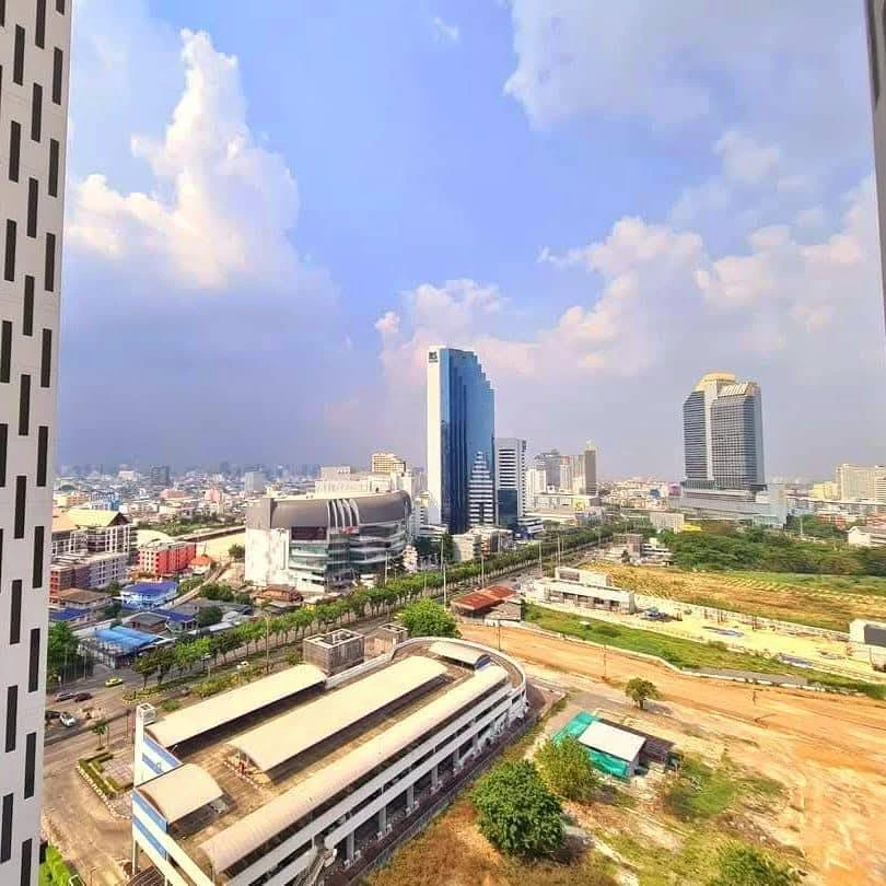 For Rent Condo Noble Revolve Ratchada, North room, looking down at the garden view, Fully Furnished, book quickly.