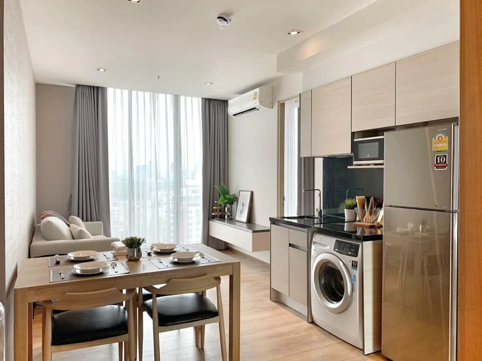 For rent Condo Park 24 Origin Phrom Phong, corner room, no blocked view, very beautifully decorated, hurry and reserve now.