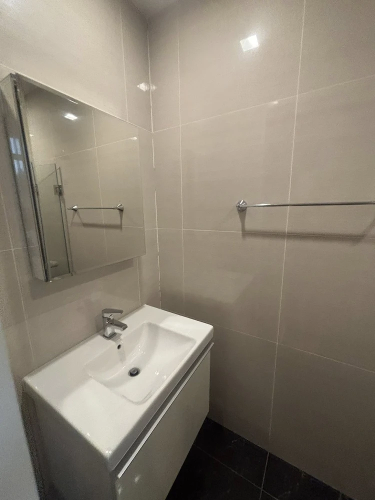 For rent Condo Park 24 Origin Phrom Phong, furnished room, ready to move in, complete facilities, book now.