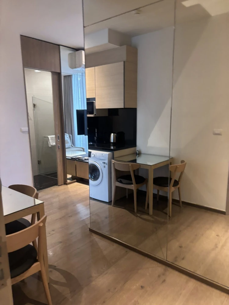 For rent Condo Park 24 Origin Phrom Phong, furnished room, ready to move in, complete facilities, book now.