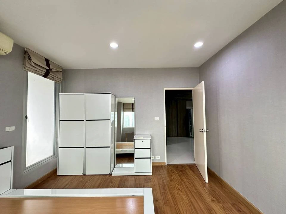 For rent condo St.Louis Grand Terrace ห้องใหญ่อยู่สบาย ชั้น 18 ได้วิวสูง รีบมาจับมาจองลเยอย่าพลาด