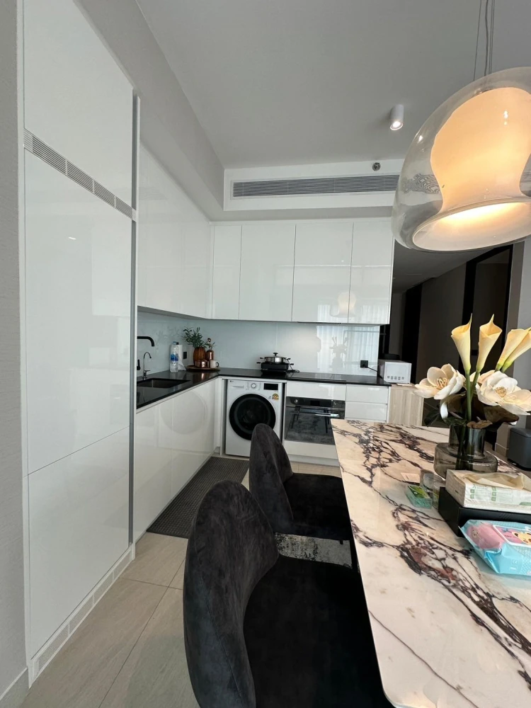 For rent condo Tait Sathorn 12, spacious room, plenty of usable space, 24th floor, high view, convenient, complete in one place, reserve now.