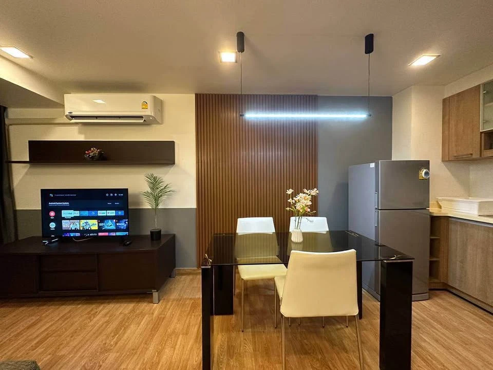 For rent condo The Alcove Sukhumvit 49 ห้องพร้อมอยู่ สิ่งอำนวยความสะดวกครบ มาแต่ตัวเข้าอยู่ได้เลย อย่ารอช้า